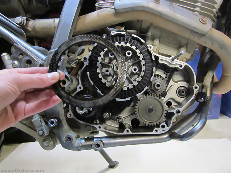 Photo 13 of Replacing a DRZ250 Clutch Pack